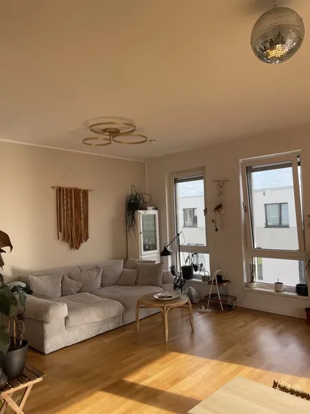 Beautiful, sunny apartment for a long-term stay, from 01.10. — photo 1